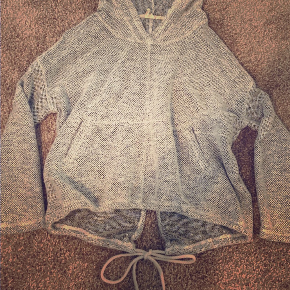 Pull over hoodie with tie string on the back